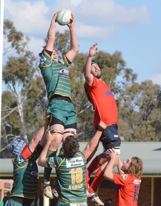 Hugo Radford (with ball) was one of Inverell’s best in the Highlanders’ win over Gunnedah on Sunday and has been all season. Photo: Sam Newsam 160815SNA02