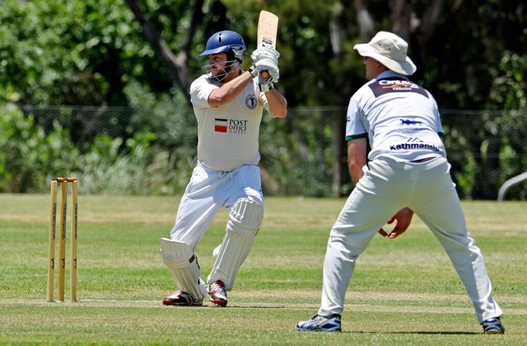 Troy Osborne hit 65 at the top of the order as South Tamworth posted almost 300 on Saturday. Photo: Geoff O’Neill 211115GOC03