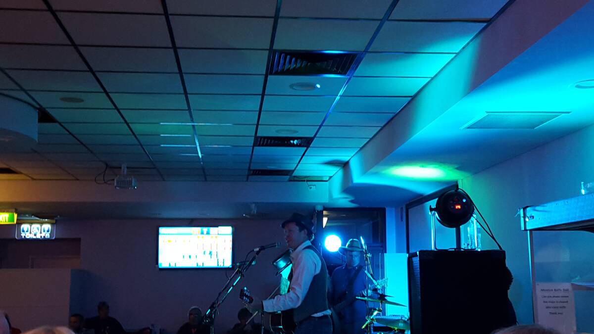 Chris Rieger from Simply Bushed takes the lead vocals on this song in the new-look entertainment lounge of Tamworth Services Club.