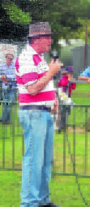RED AND WHITE: Barnaby Joyce tells Walcha locals at the racecourse on Saturday he’ll stand by them in the fight against a forced amalgamation. Photo: Save Walcha Council