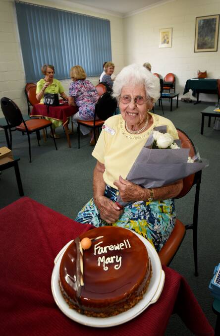 FAREWELL: Mary Carter's friends from the Tamworth Bridge Club wished her well. 150217GGC06