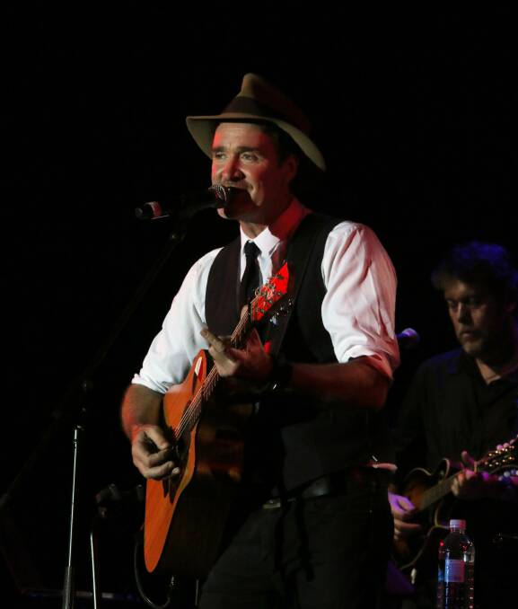 PERFORMANCE: Join Luke O'Shea for dinner and a show not to miss at the North Tamworth Bowling Club. Photo: Rebecca Belt