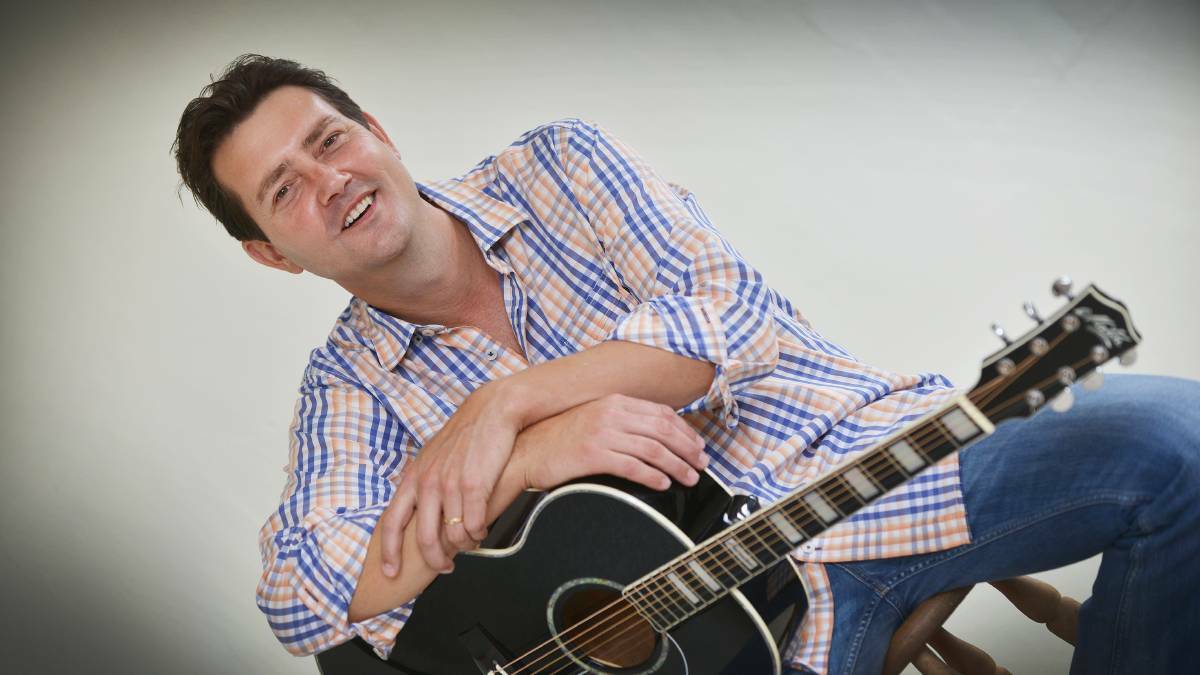 TAMWORTH BOUND: Adam Harvey will perform in an intimate setting at The Loft at the Hog's Breath Cafe next week in a not to miss event. 