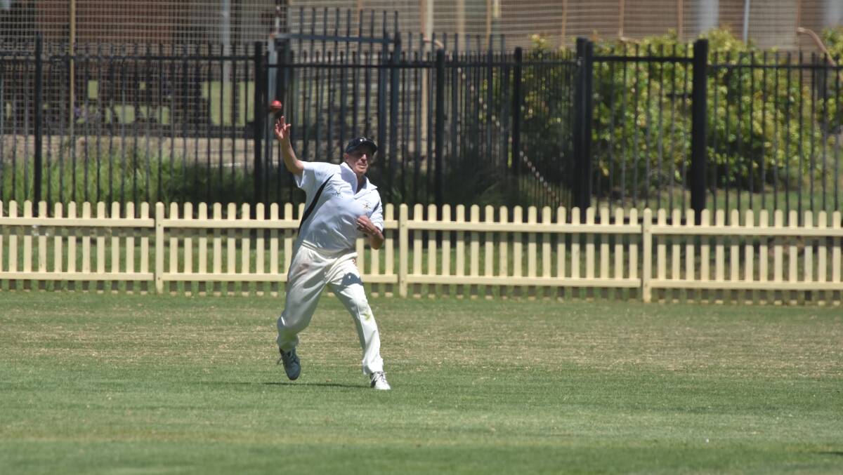 Big throw: Richard Rowlings, of Tamworth, goes for the stumps during their clash at Oxley Oval. Photo: Matt Attard
