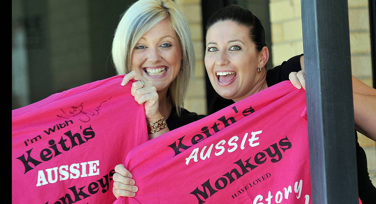 PINK MONKEYS: Tegan Pinkerton and Angela Wood can’t wait to rack up more miles to check out Keith Urban in Narrabri in June. Photo: Geoff O’Neill 031213GOC01