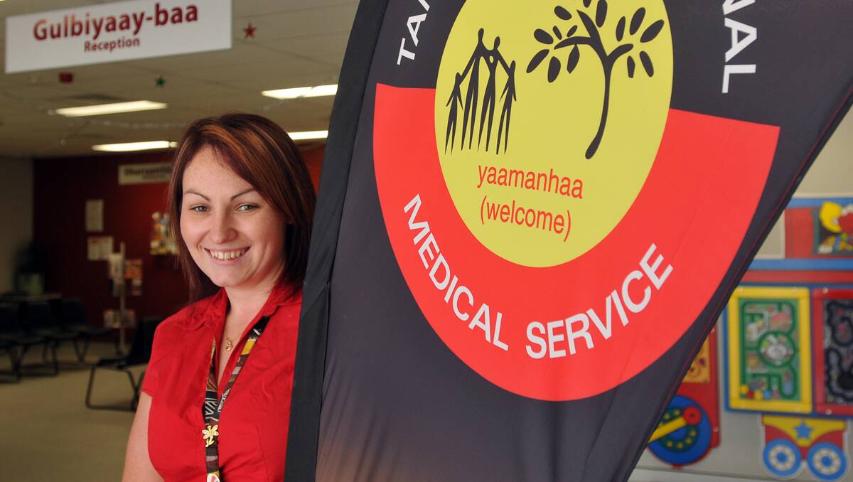 DEDICATED: Tamworth Aboriginal Medical Service drug and alcohol team leader Akeshia Dart has been awarded a scholarship to develop her management skills. Photo: Geoff O’Neill 191212GOI02