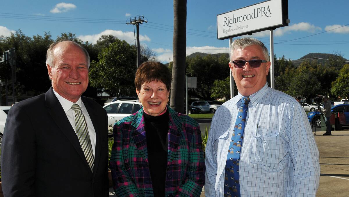 SEAMLESS: From left, New England MP Tony  Windsor, Richmond PRA chief executive officer Pam  Rutledge and service  manager Jim Booth at the launch of the new program. Photo: Geoff O’Neill 040713GOC06