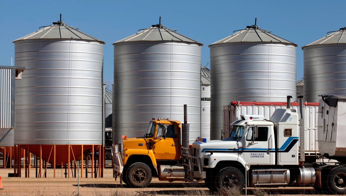 State government approval is now all that stands in the way of plans to build a $300 million grain refinery west of Tamworth, after environmental assessments proved favourable.
