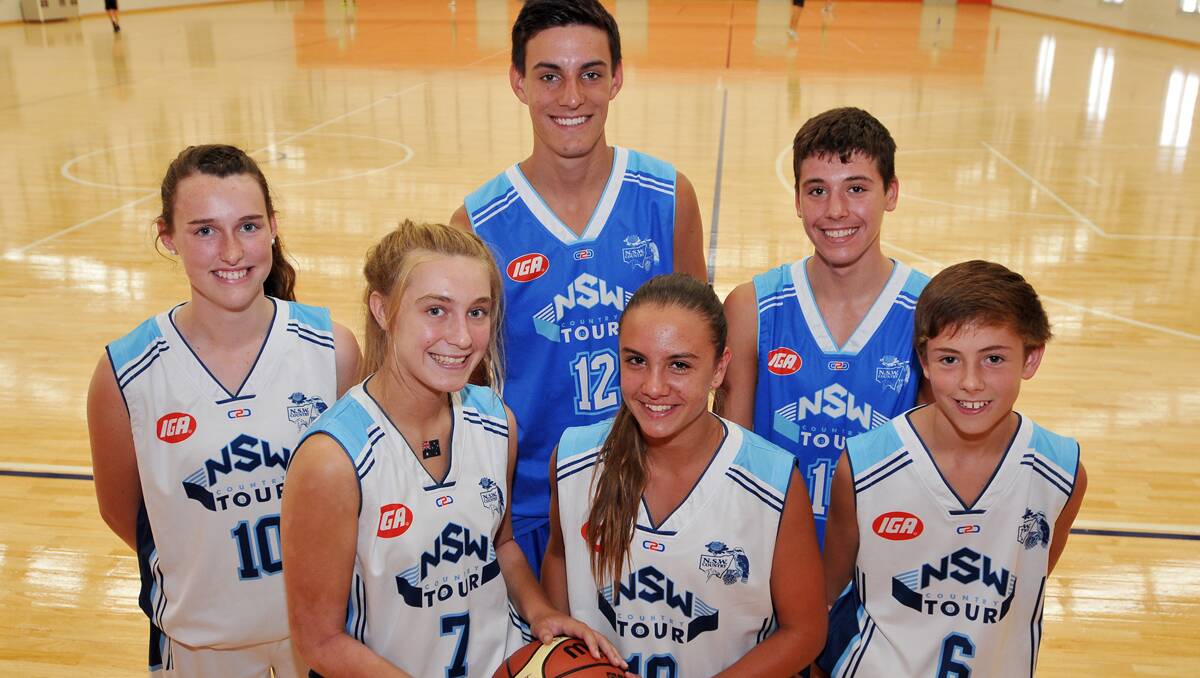 Front (L-R) Hannah Page, Whitney Martin, Riley Murphy and Back Amelia Dadd, Rhys Chillingworth and Jayden Gimbergh were part of the NSW Country tour last week. Absent is Izaac Taylor and Taylor Skelton. Photo : Geoff O’Neill 270113GOG01