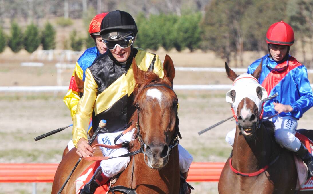 Peter Graham and Jefferson Park return to the winners’ stall after yesterday’s Walcha Cup win.  Photo:  Geoff O’Neill  070214GOA16