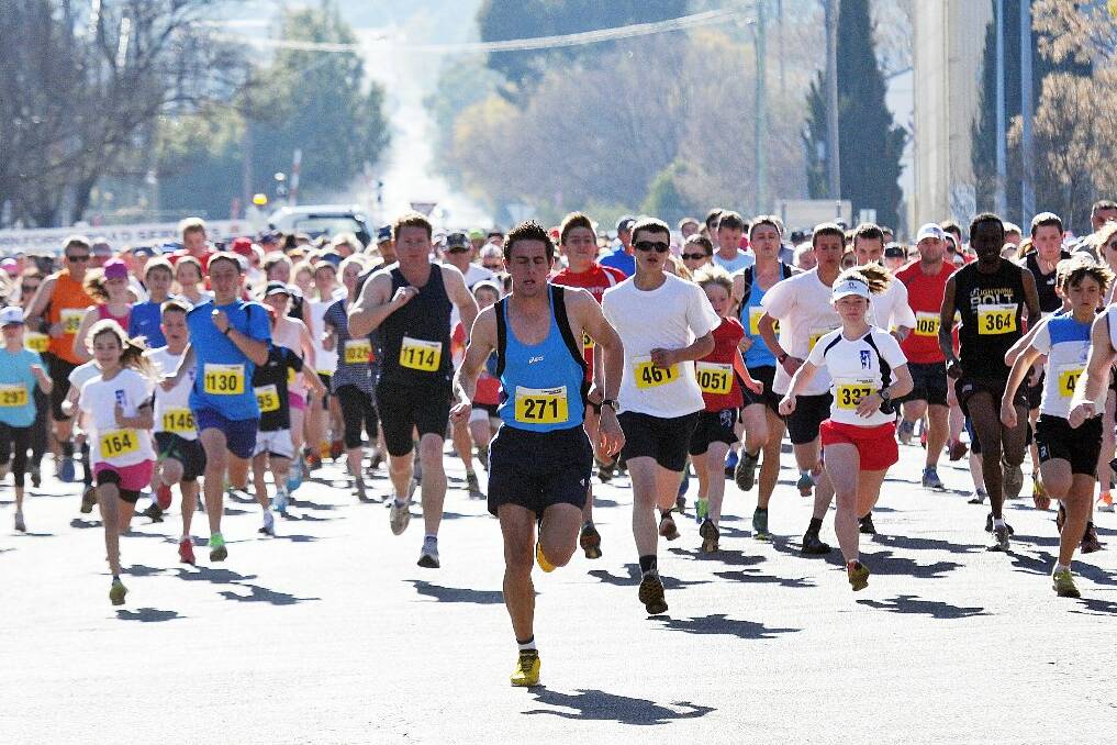 About 1000 runners hit the pavement for the Tamworth Ten running festival.