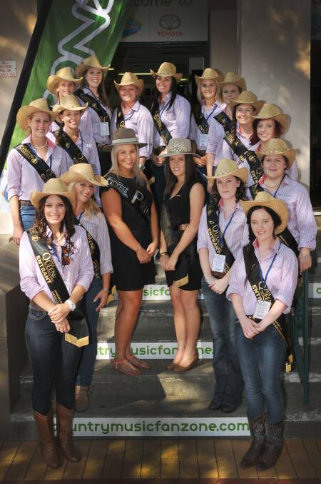 The nominations for Tamworth's Queen of Country Music with last year's Queen and Runner up at the sashing ceremony on Friday. Photo:Gareth Gardner. 1701114GGH24