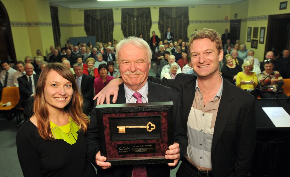 Dr Robert Smee received the key to the city of Tamworth in May, he's pictured here with his children Mikaela and Martin. 210513GOG17