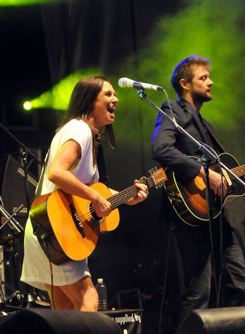Kasey Chambers and Shane Nicholson perform in Tamworth's Bicentennial Park in January. Photo:Geoff O'Neill 230113GOF05