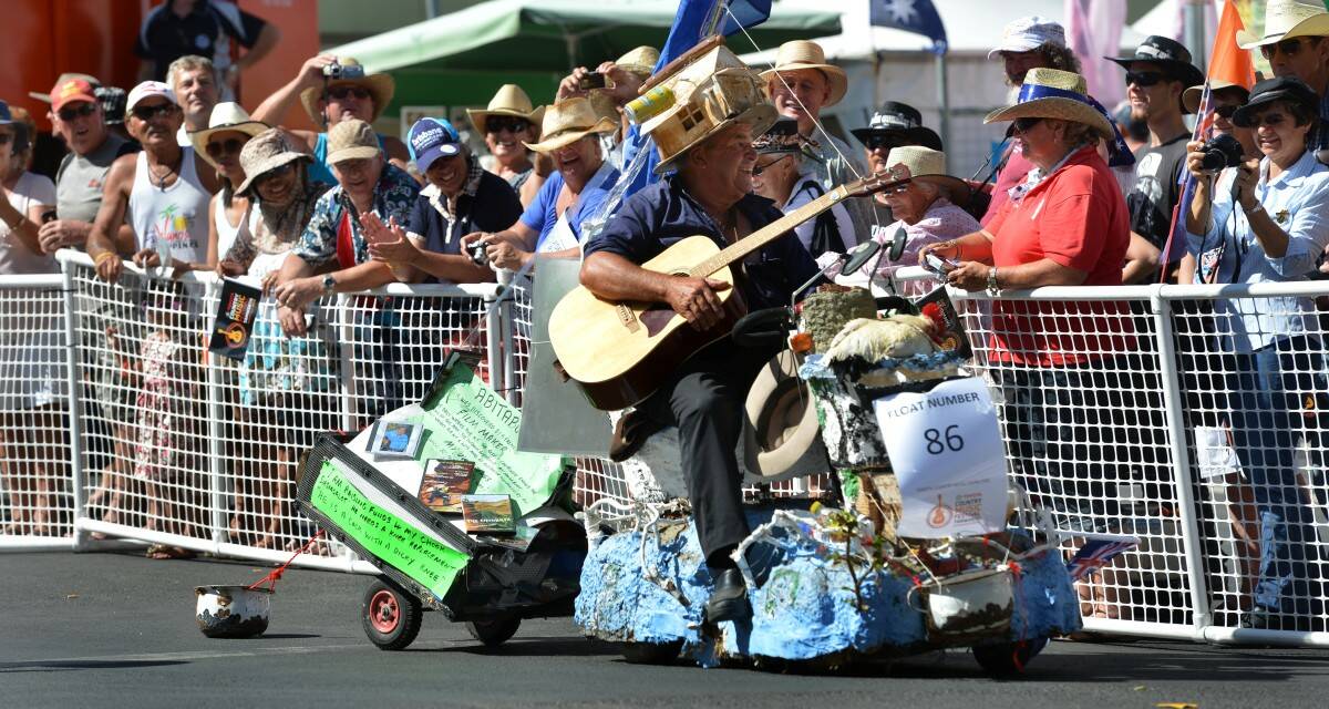 The fans were out in force to watch their music idols parade down Peel St in the city's annual Country Music cavalcade. Photo:Photo:Paul Mathews 260112PMB103