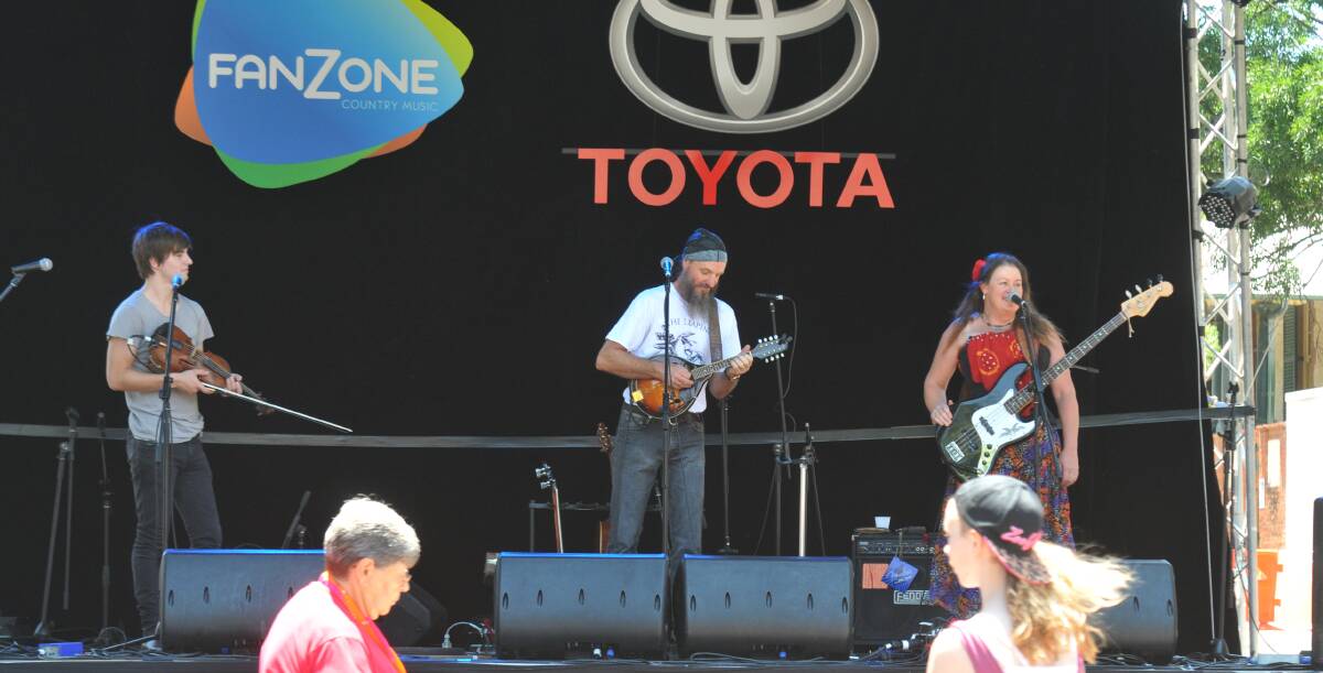A performance at the Toyota Fan Zone on Sunday. Photo:Geoff O'Neill. 190114GOD10
