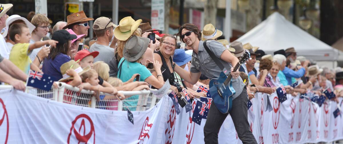 Fans turned out to celebrate the final weekend of the Country Music Festival at the annual cavalcade. Photos:Barry Smith 