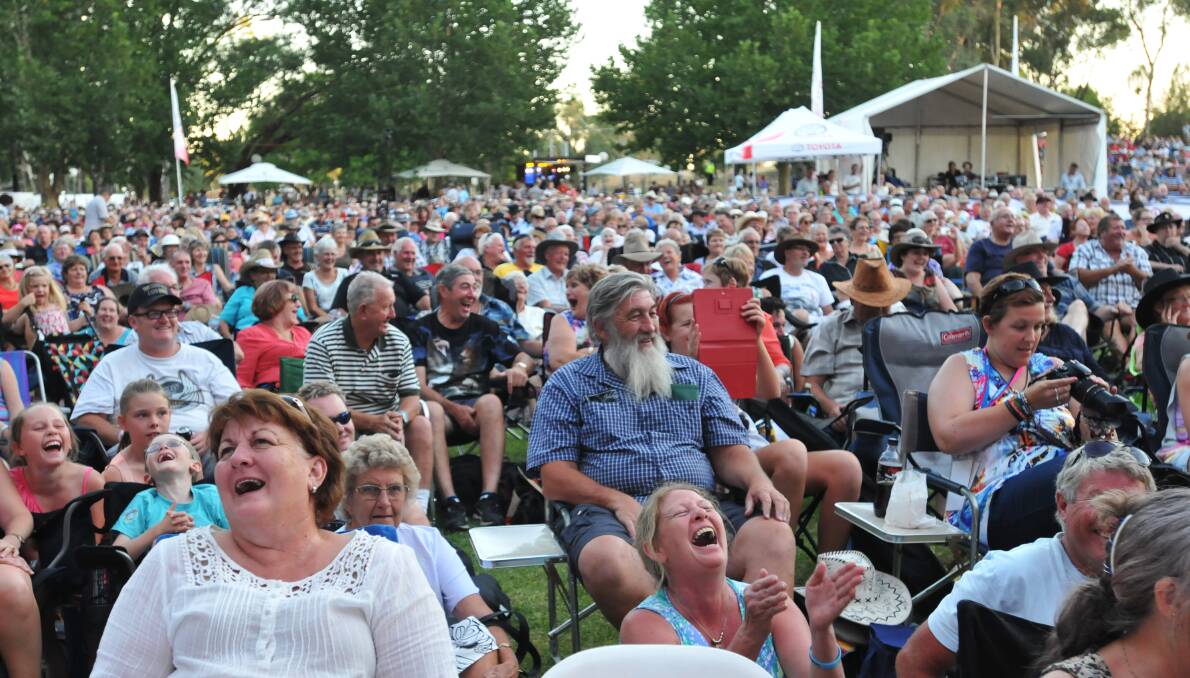 Country music fans gathered at Tamworth's Bicentennial Park on Friday night for the opening of the festival. Photo:Geoff O'Neilll 170114GOE15