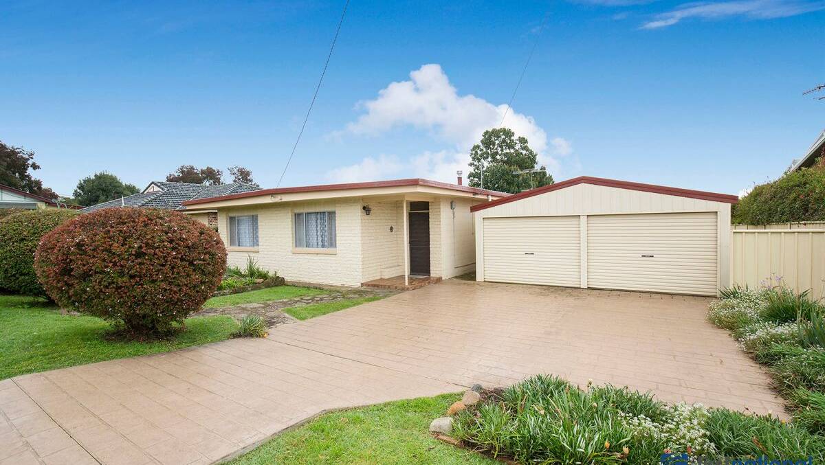 17 Solomon Avenue, Armidale is on the market for $435,000. Picture: Supplied 
