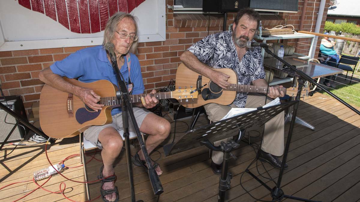 LEGEND: The late Lindsay Henderson and John Cunliffe jam out at Billabong House in 2017 to celebrate World Mental Health Day. Photo: Peter Hardin