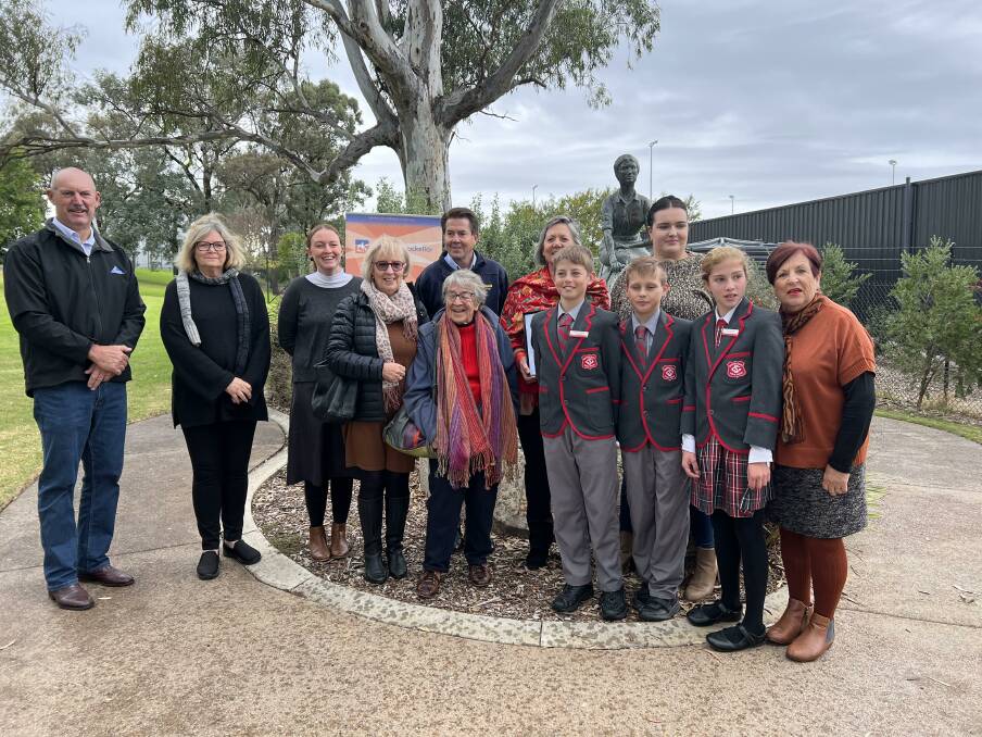 HERITAGE: Tamworth MP Kevin Anderson with Dorothea Mackellar Memorial Society committee members and Gunnedah South Public School students. Photo: Tess Kelly 