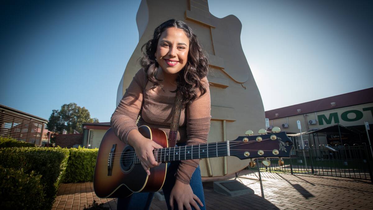 Toyota Star Maker winner Loren Ryan is urging up and coming country artists to take the plunge. Picture by Peter Hardin.