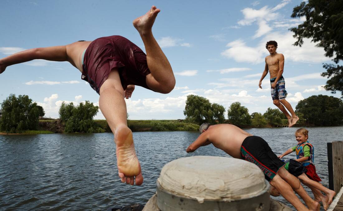 Bathers cool down in 42 degree Celsius weather. Picture by Max Mason-Hubers