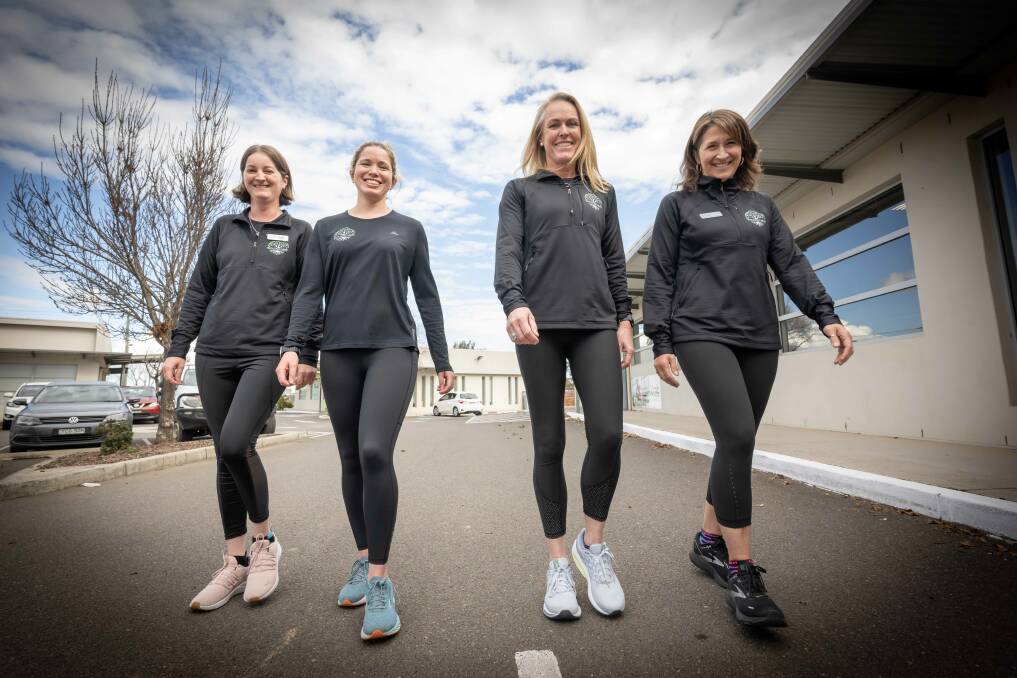 Megan Constable, Tegan Barnaby, Brooke Dalzell, Linda Sinclair, and Rebecca Honeyfield (not pictured) are running Sydney's City2Surf 14km run to raise money for cancer patients. Picture by Peter Hardin