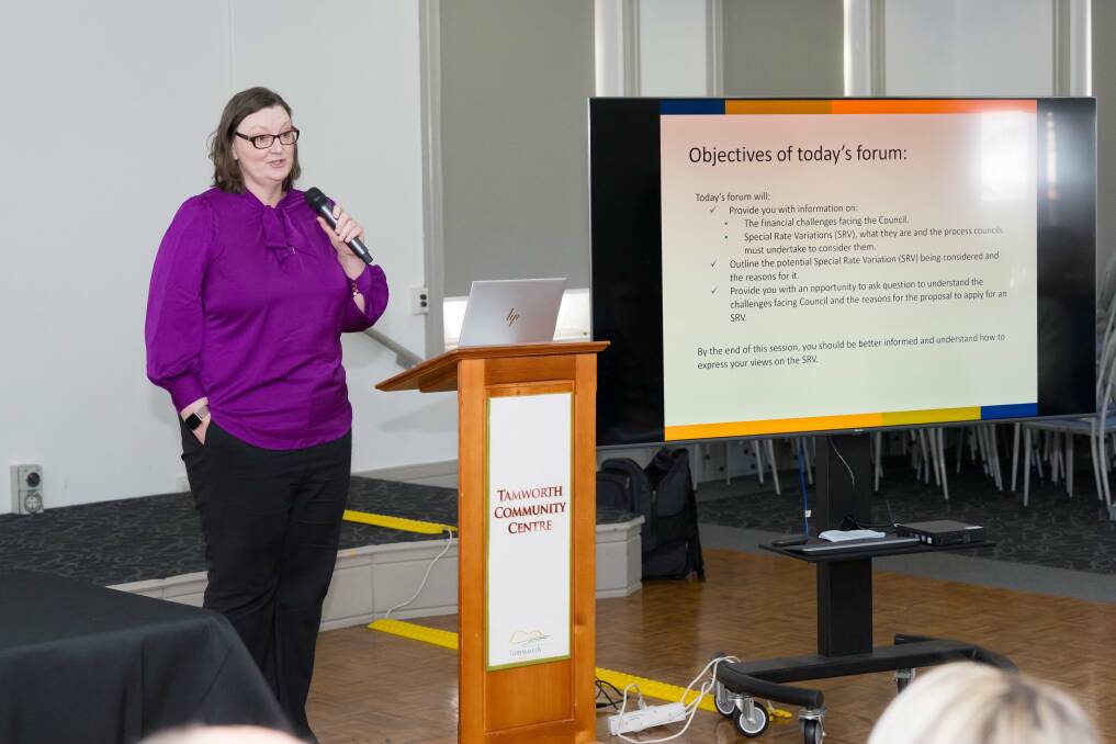 Ms McKenzie gave a detailed presentation on the proposed special rate variation. Picture by Peter Hardin