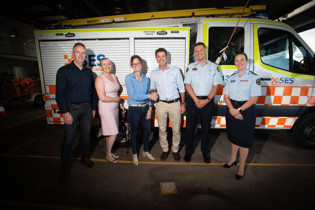 Deputy Mayor Mark Rodda, Tamworth Director of Growth and Prosperity Jacqueline O'Neill, Minister for Emergency Services Steph Cooke, Member for Tamworth Kevin Anderson, Deputy Commissioner Daniel Austin and Chief Superintendent Tammy Shepley. Picture by Peter Hardin