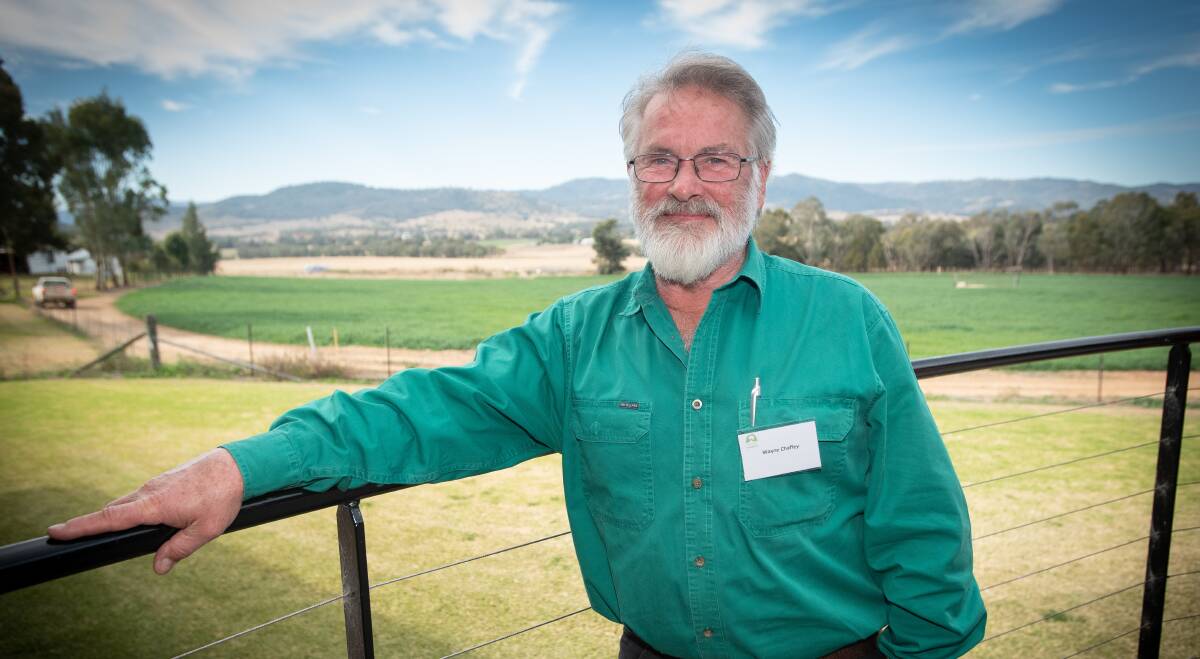 President of Tamworth Regional Landcare Association Wayne Chaffey at one of the first workshops. Picture by Peter Hardin. 