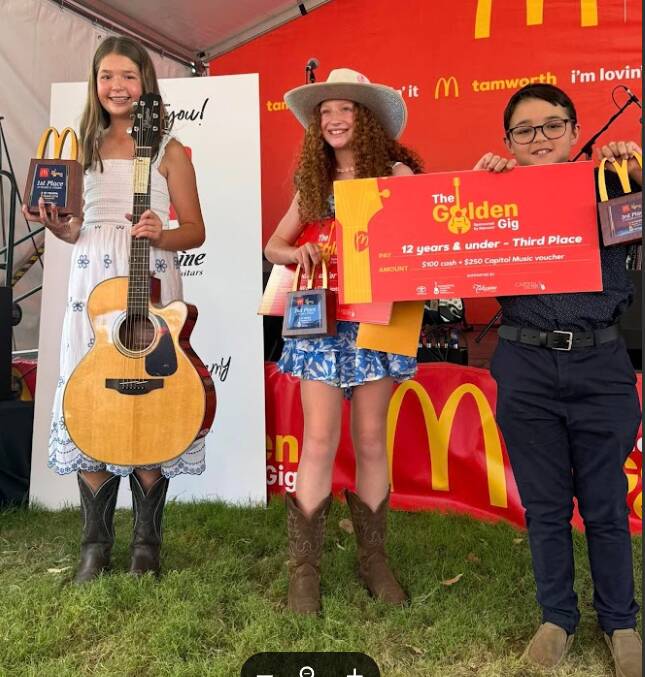 Junior section winner, Isabelle Voll, 11, Highfields, Queensland, with second-placed Charli Sullivan, 12, Gerringong, and third-placed Daniel Win-Cohan, 9, Cootamundra. Picture by Tamworth Regional Council.