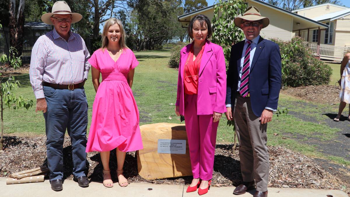 Federal Member for Parkes Mark Coulton, North Star P&C Association President Emily Uebergang, North Star Public School Principal Margaret Sloan and State Member for Northern Tablelands Adam Marshall unveiled the commemorative plaque for the seven trees that were planted in memory of Her Late Majesty Queen Elizabeth IIs Platinum Jubilee.