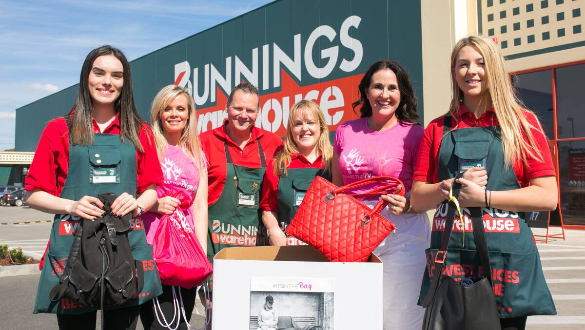 Bunnings Team Members with Rochelle Courtenay and Alex Fevola