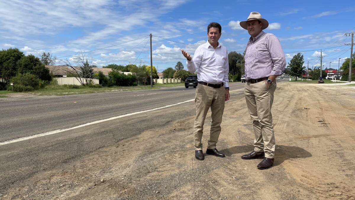 Funding: Tamworth MP Kevin Anderson and Minister for Regional Transport and Roads Sam Farraway visit Goonoo Goonoo Road. Photo: Supplied