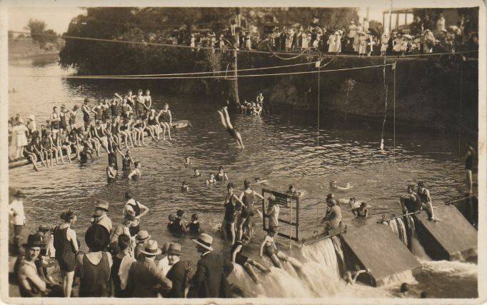 Swimming in the Paradise Weir in the early 1920's.