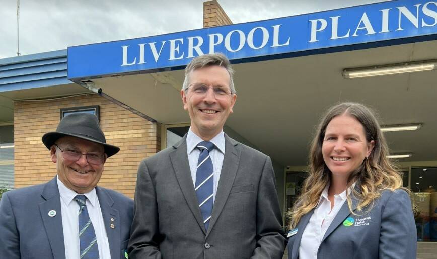 LPSC Mayor Doug Hawkins OAM, new general manager Gary Murphy and Councillor Donna Lawson. Picture supplied.