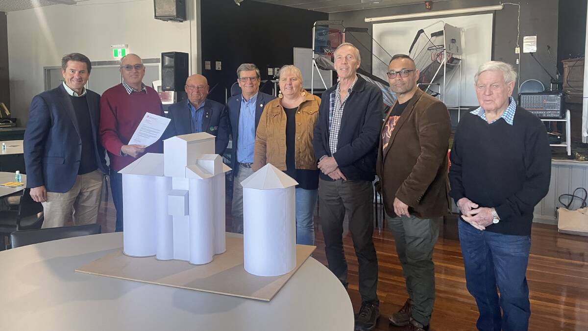 Kevin Anderson joined committee chair Ian Carter and members Doug Hawkins, Rob Lewis, Kim Lawlor, Gordon Heath, Jason Allen and Ian Lobsey (Committee members not present: Ray Lamb, Annette Wallace and Nikki Robertson) Picture supplied