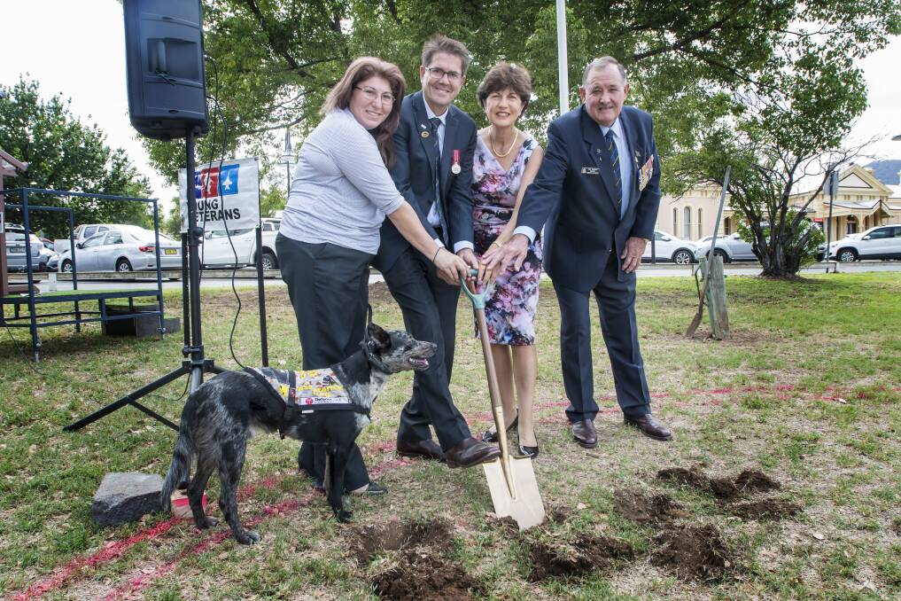 SOD TURNING: Rebecca Linich with her support dog Tucky, Kevin Anderson, Tamworth deputy mayor Helen Tickle and Bob Chapman. Photo: Peter Hardin