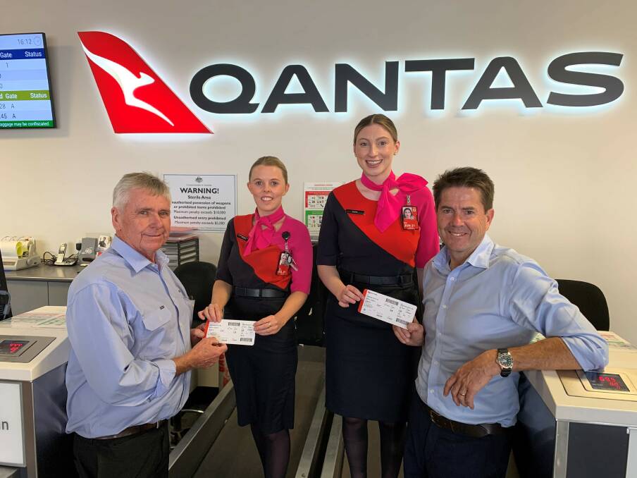 NEW ROUTES: Kevin Anderson and Tamworth councillor Phil Betts and Qantas staffers Melanie Nielsen and Sophie Dever.