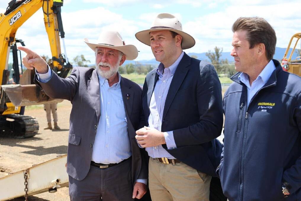 Tamworth mayor Russell Webb, roads minister Sam Farraway and Tamworth MP Kevin Anderson, Picture from file