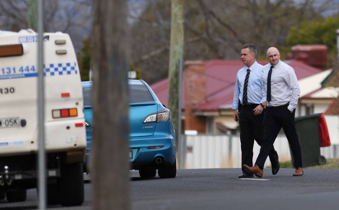 Oxley police combed the Petra Avenue and Robert Street area in West Tamworth on Tuesday afternoon. Photo: Gareth Gardner