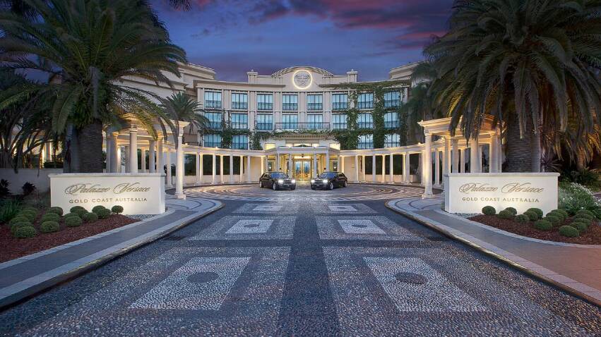 Quite the entrance to the Palazzo Versace, perhaps best enjoyed in a convertible. 