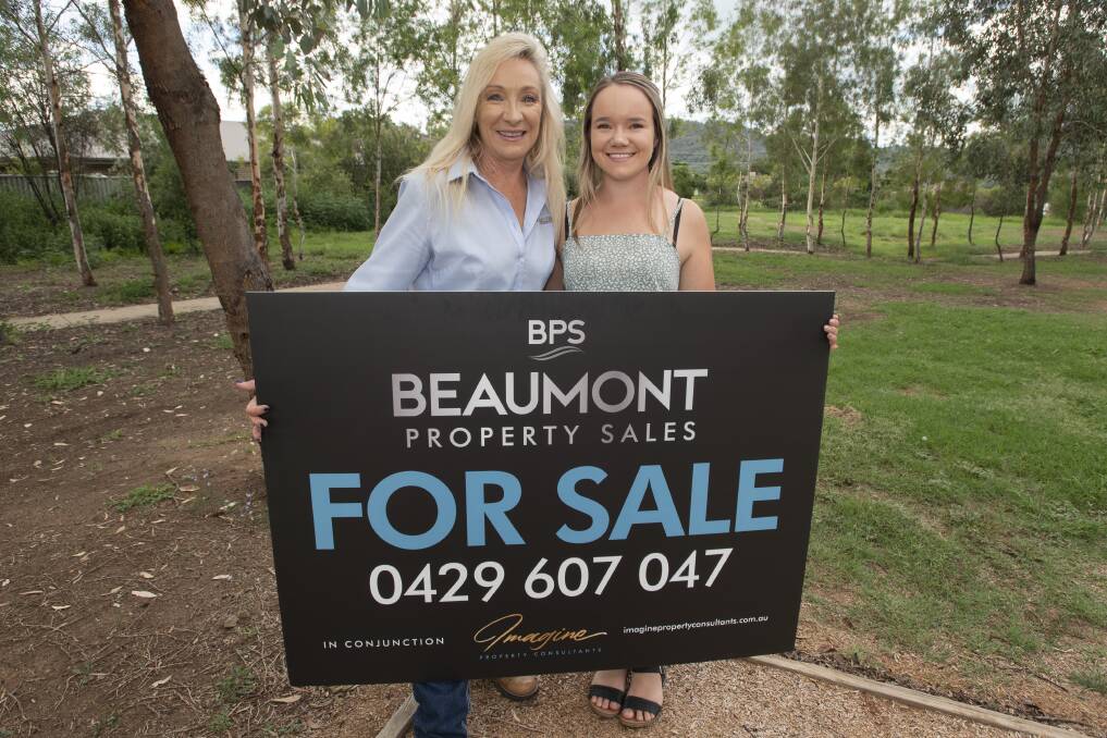 RISING FROM THE DUST: Gabriella Beaumont and daughter Jessica Kelly are launching Beaumont Property Sales. Photo: Peter Hardin 110320PHD029