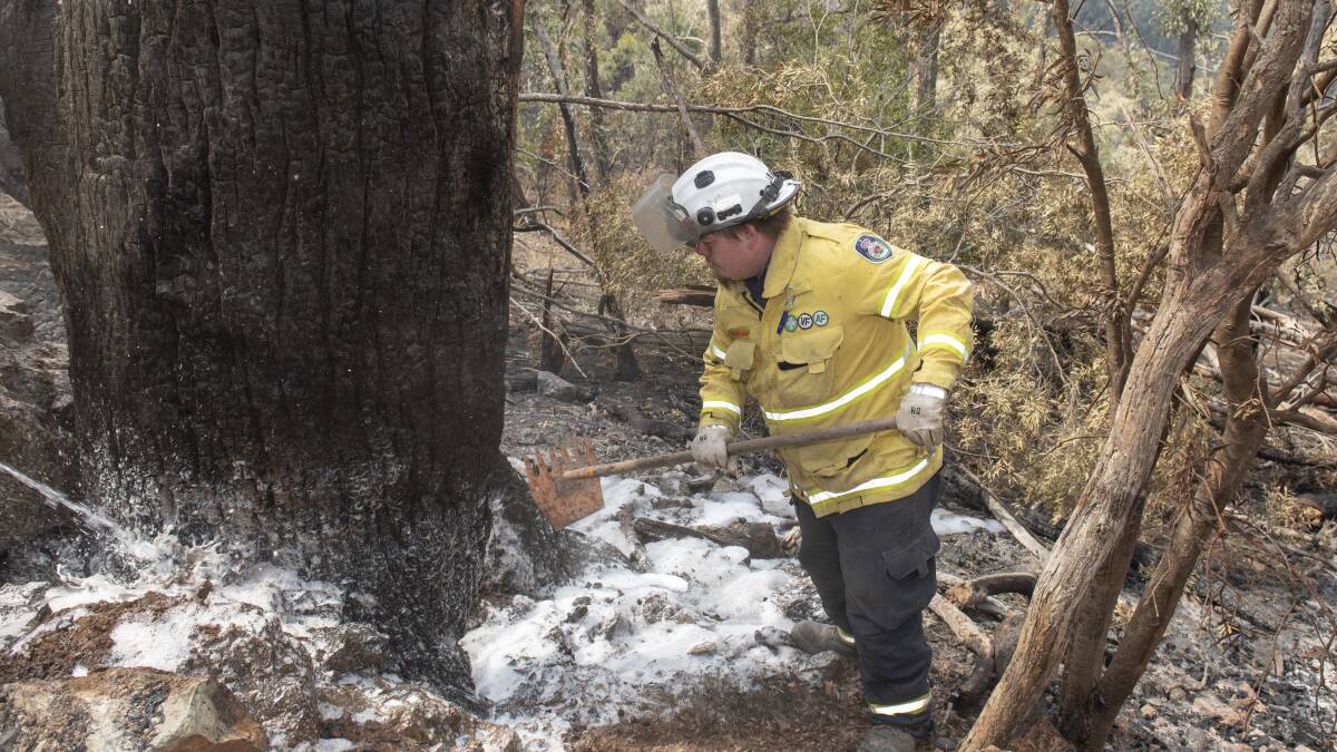 DIGGING DEEP: People raising funds for bushfire relief are being reminded to apply for authority to fundraise by Tamworth MP Kevin Anderson. Photo: Peter Hardin 251119PHB023 