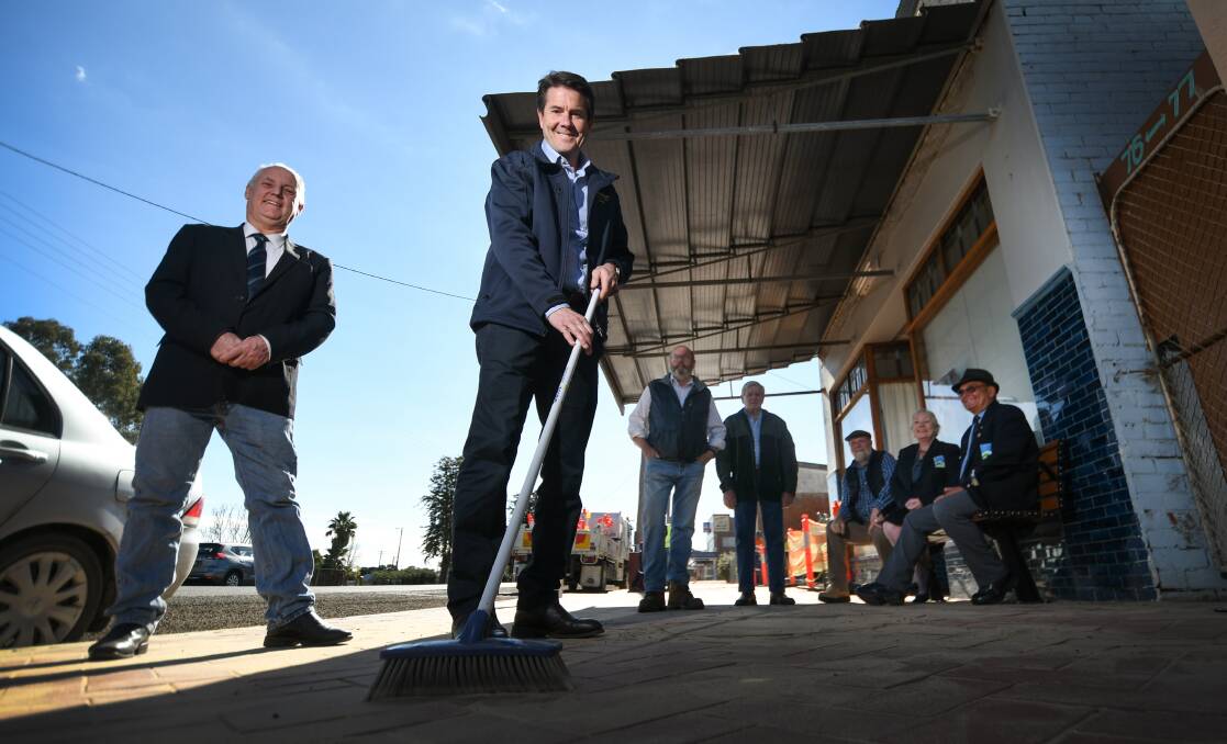 MAKEOVER: Liverpool Plains councillors and Tamworth MP Kevin Anderson take in the progress of the Werris Creek beautification project. Photo: Gareth Gardner 010720GGA08