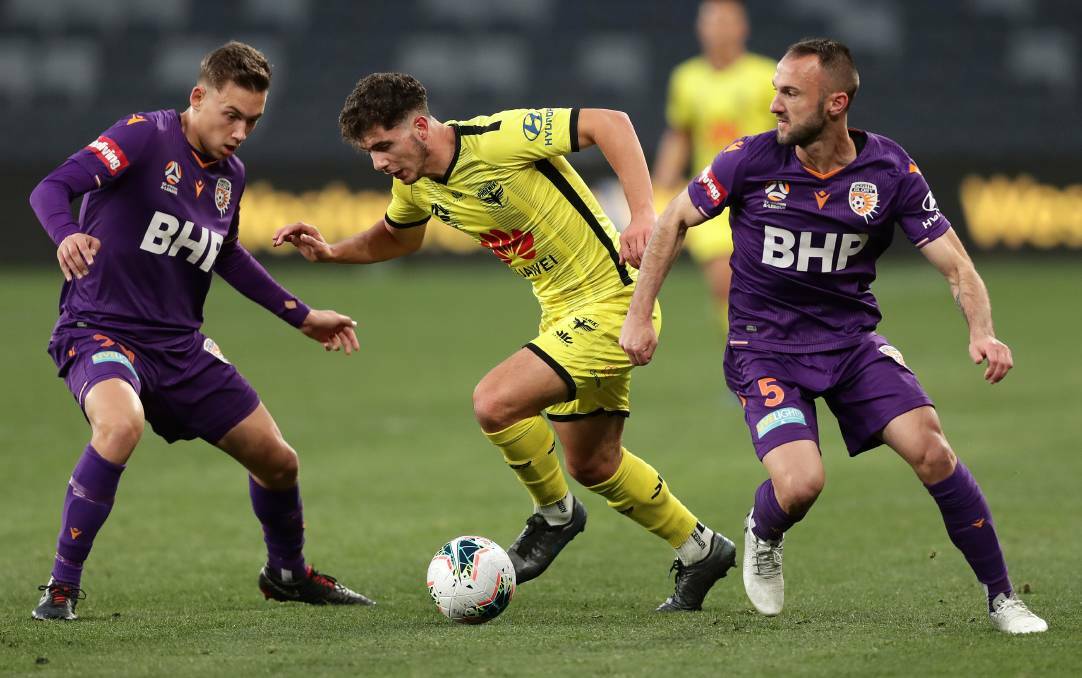 RISE OF THE PHOENIX: The Wellington Phoenix have opted to base the team in Woolongong, instead of Tamworth or Canberra. Photo: Mark Metcalfe/Getty Images 