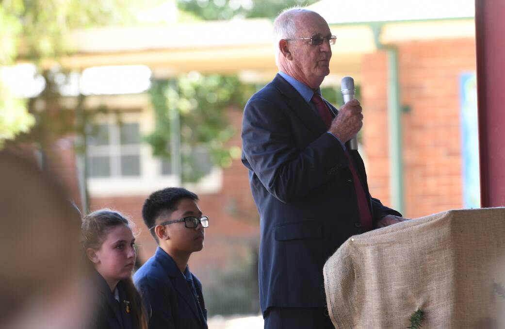 VALUABLE INSIGHT: Vietnam veteran Geoff Maynes shares his memories with Tamworth Public School students. Photo: Gareth Gardner 080419GGA03