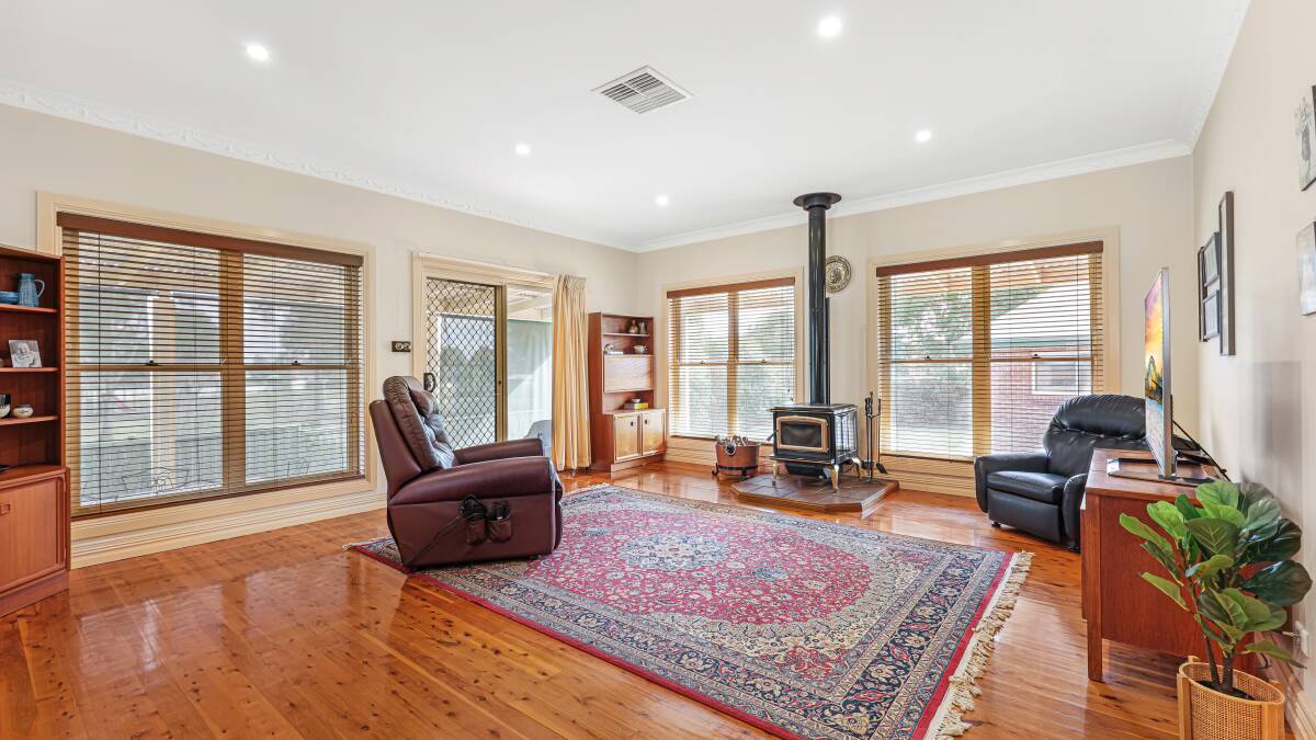 Warm, welcoming Federation home | 5 Nardoo Place, Hillvue