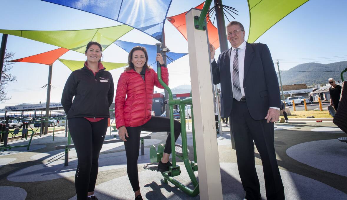 Life lessons: Rural Fit's Sarah Onus, Michelle Bridges and Mayor Col Murray launch the nation's first geographically targeted health program. Photo: Peter Hardin 130819PHB020